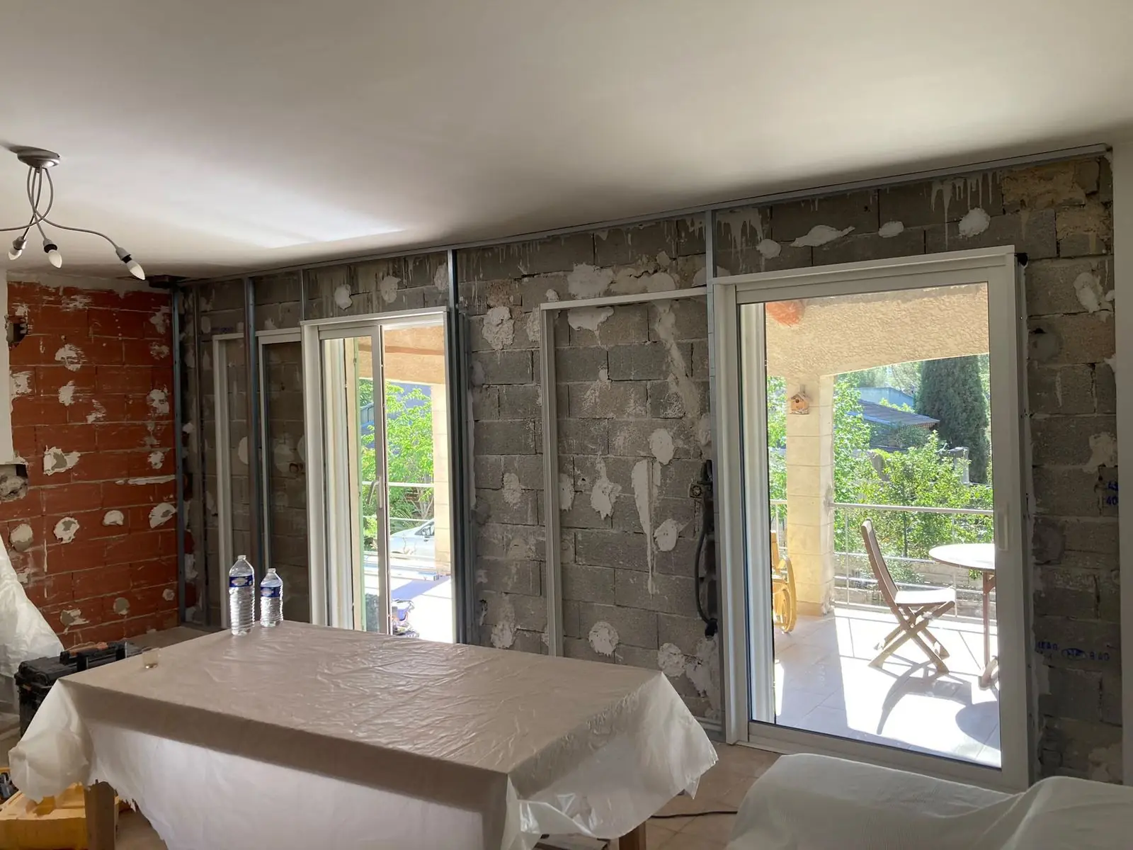 Doublage des murs autour des baies, avant les travaux